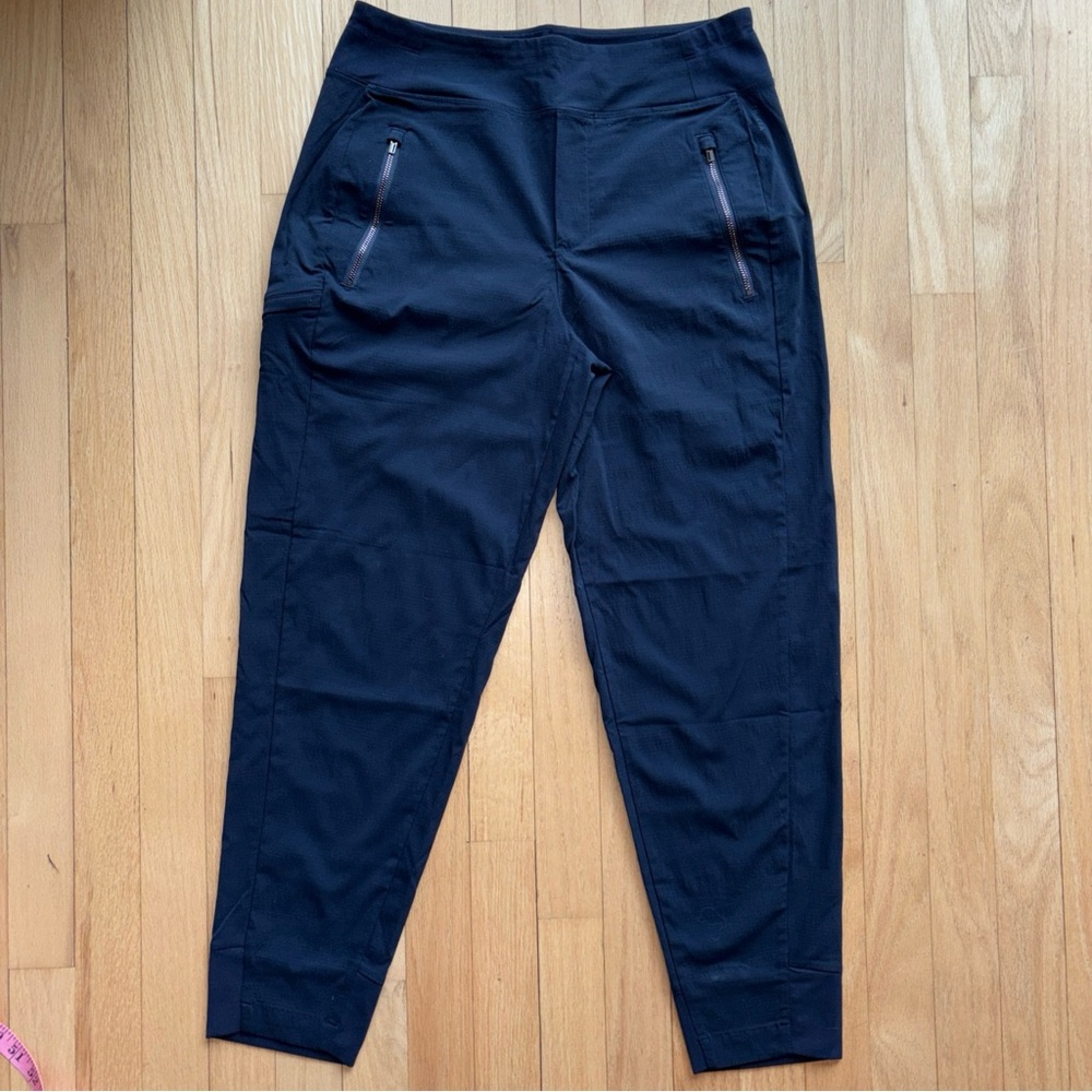 Athleta Women’s Navy Athletic Cargo Pants